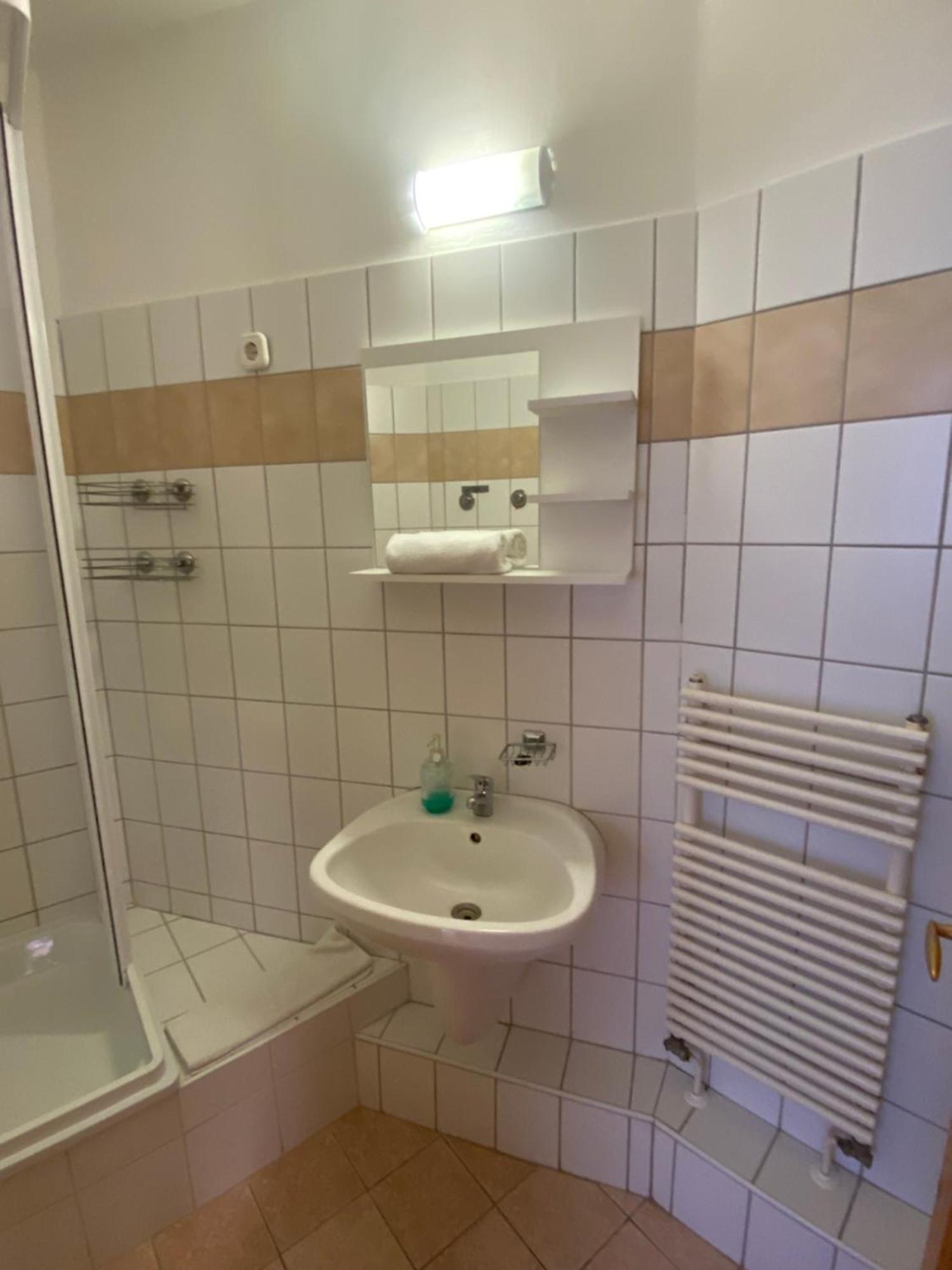 Katalinkert Panzió Panzió Győr Kültér fotó